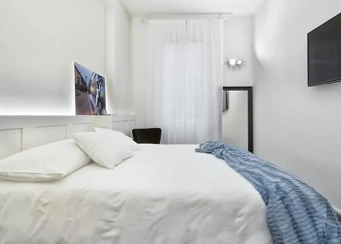 Hotel Emilia Express